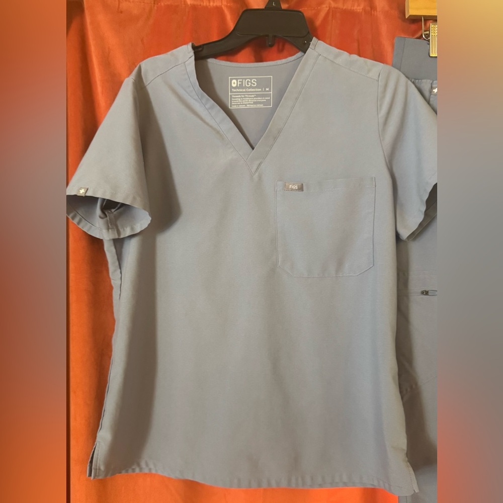 Figs Soft Gray V-Neck Scrub Top